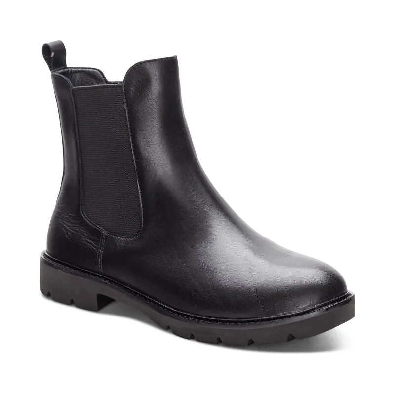 Hannah Arch Support Boot in Black