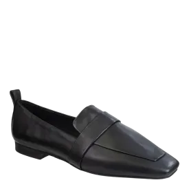 MAISON in BLACK Loafers