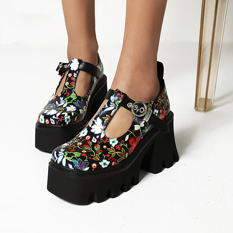 Women's PU Leather Pumps / Alternative Style Mixed Color Platform Shoes with Flower Print