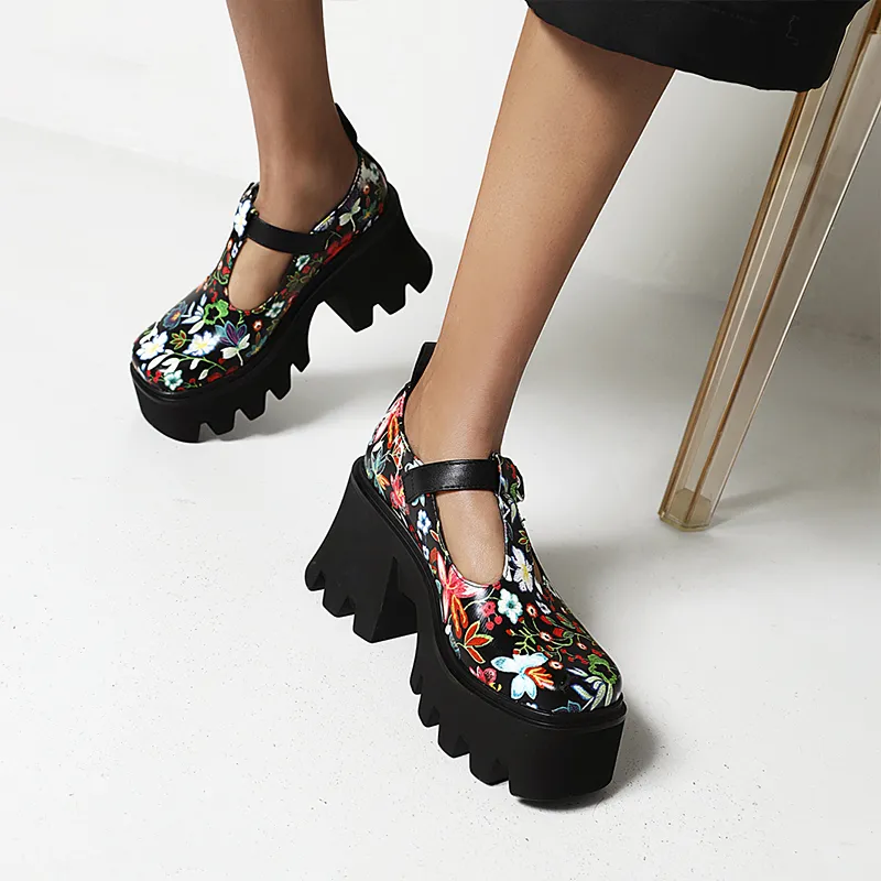 Women's PU Leather Pumps / Alternative Style Mixed Color Platform Shoes with Flower Print